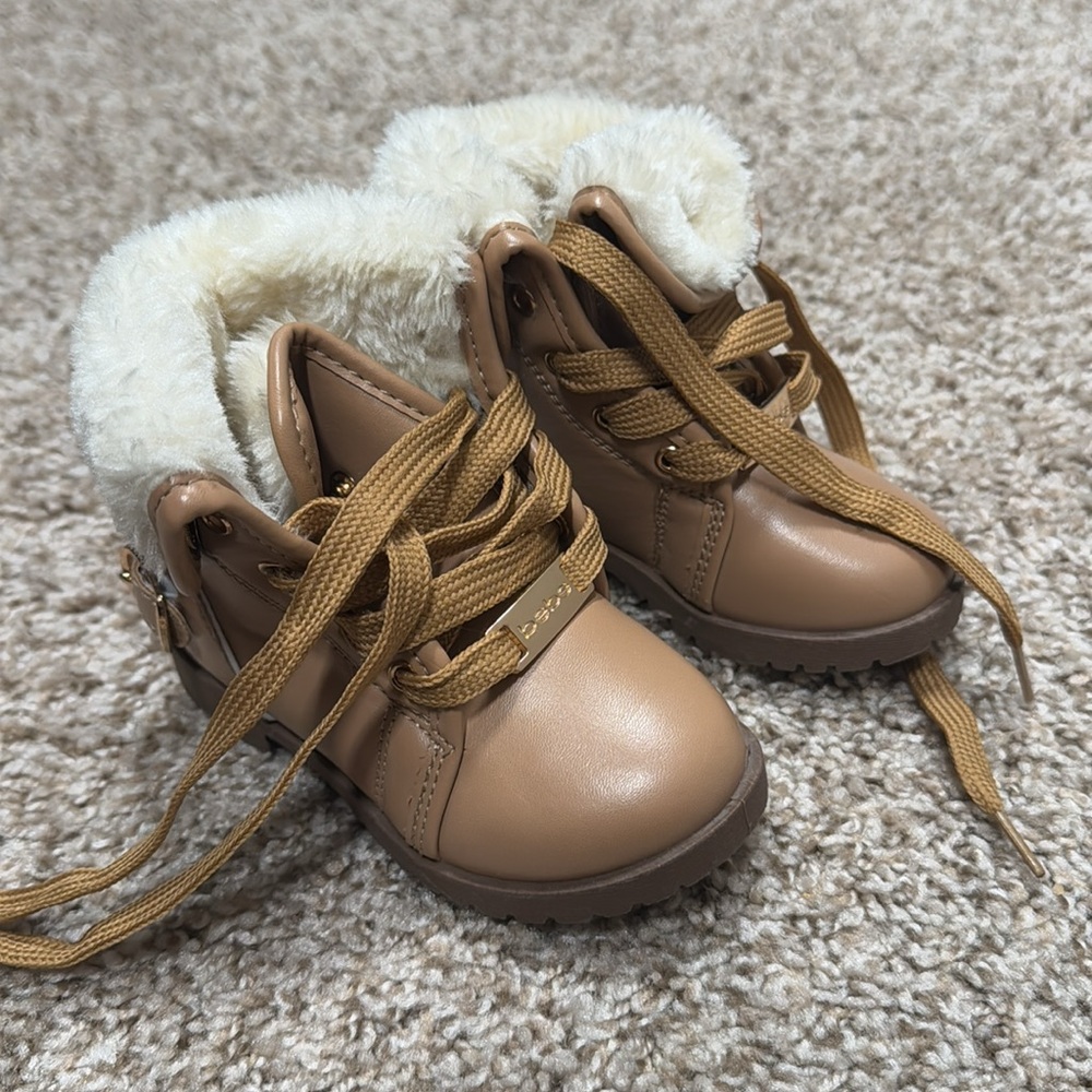 Adorable Toddler Girls Bebe Boots Size 7T